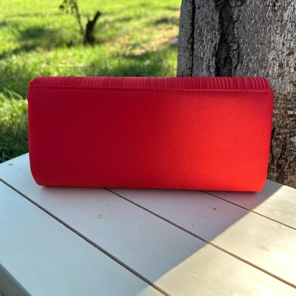 Red Satin Special Occasion Clutch NWT - Picture 3 of 9